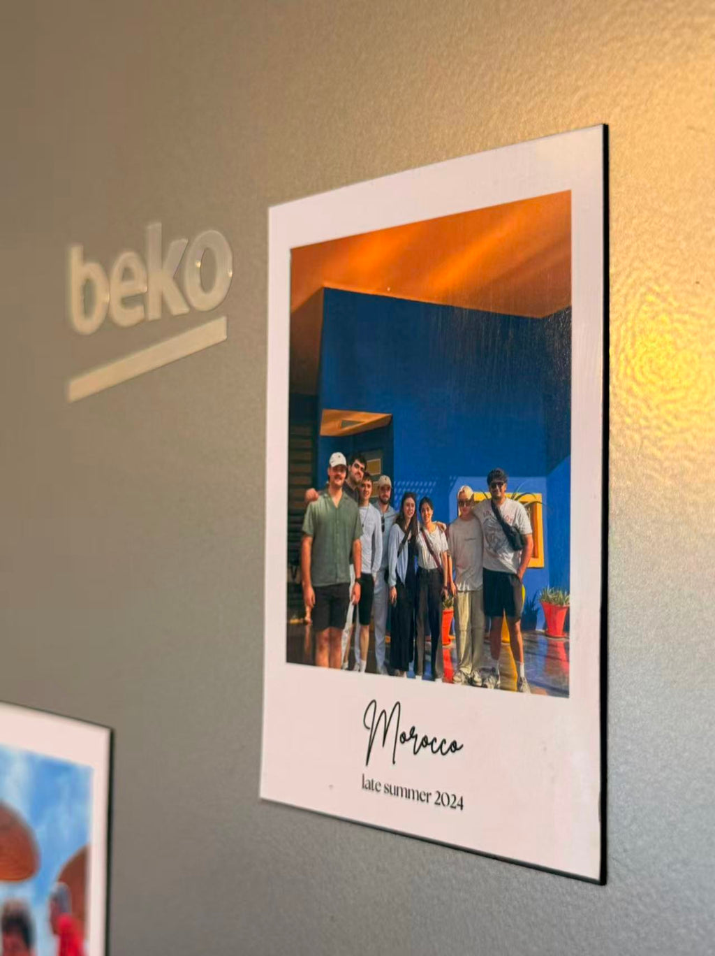 📸 Photo Magnet With Custom Text at the Bottom