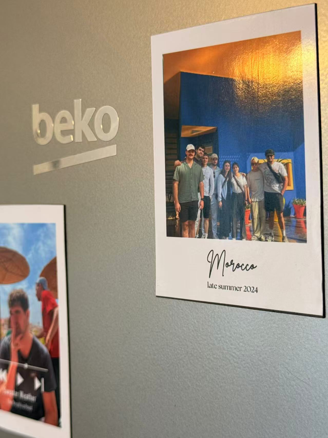 📸 Photo Magnet With Custom Text at the Bottom