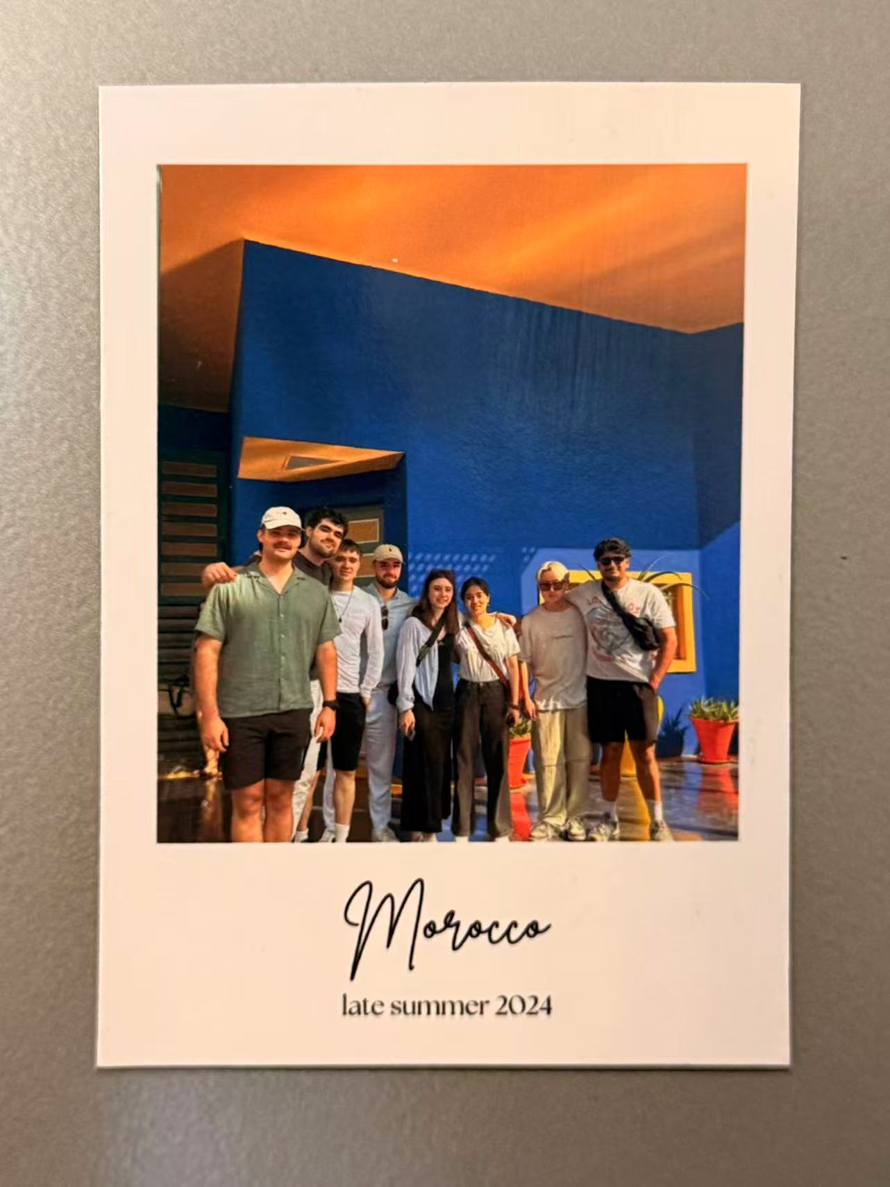 📸 Photo Magnet With Custom Text at the Bottom